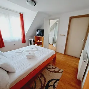 https://plma-apartman.hotels-hajduszoboszlo-hungary.com