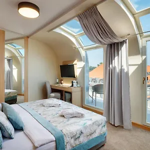https://clement.praguehotelsweb.com