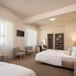 https://kampa-garden.praguehotelsweb.com